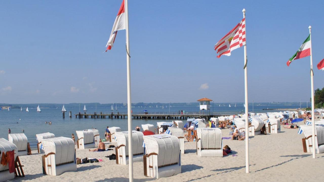 Strandblick Mit Strandkorb & Fahrraedern Glücksburg Zewnętrze zdjęcie